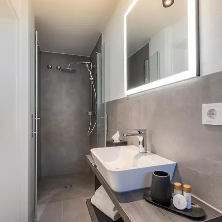 Weißes Ross 3*